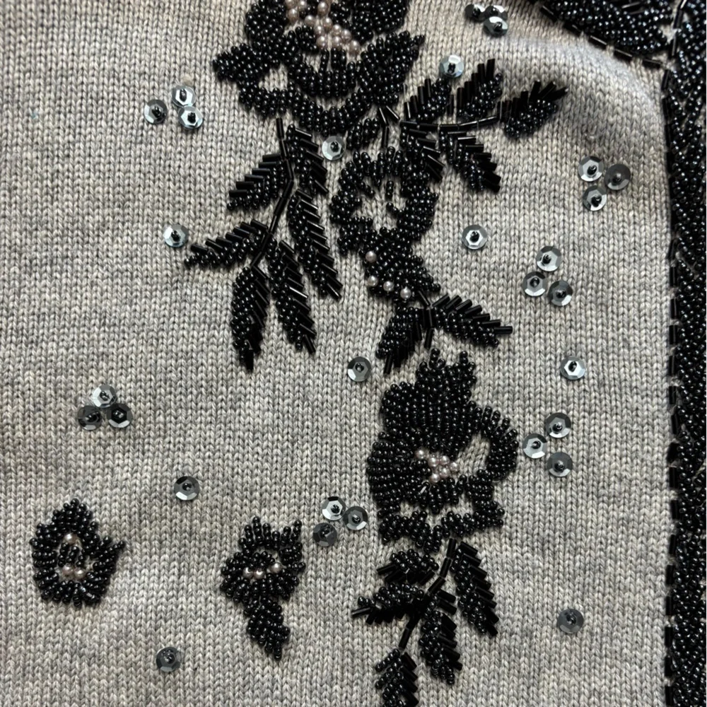 Vintage 85% Silk/15%Cashmere Floral beading/sequin Gray Cardigan Sweater